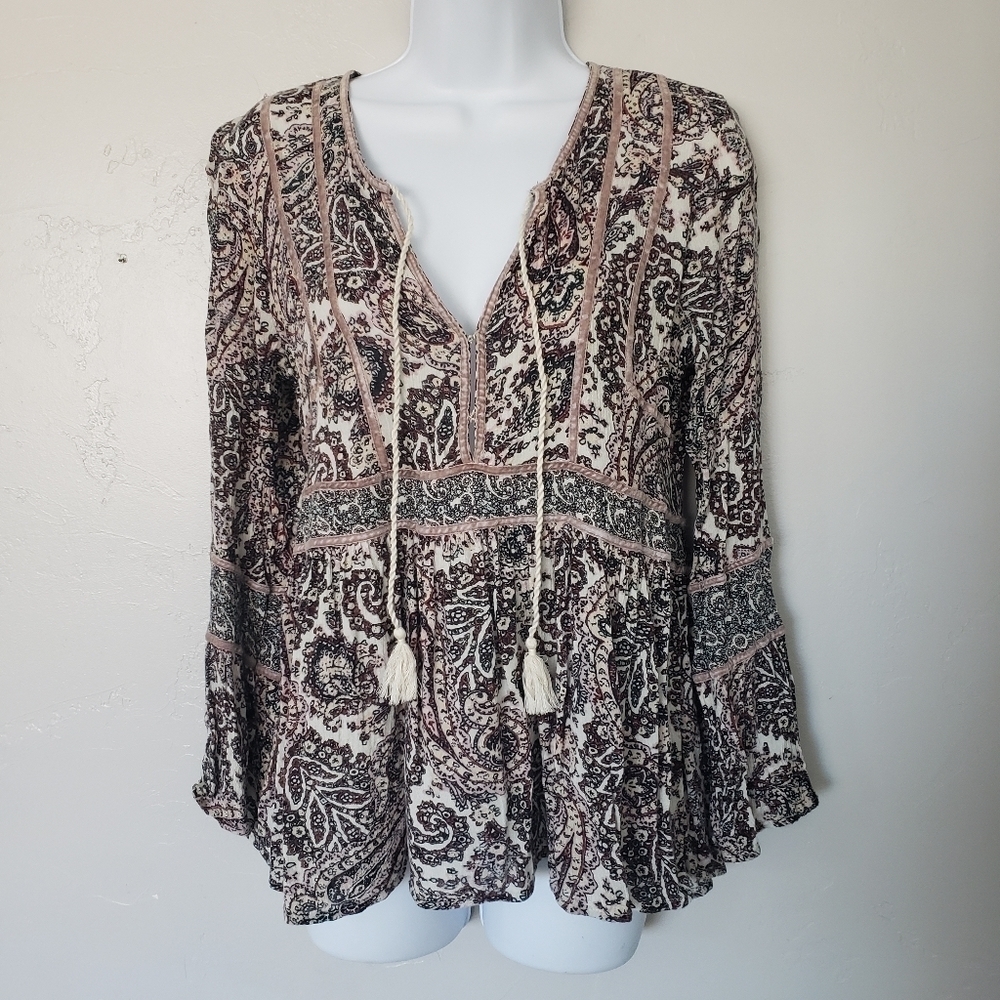 American Eagle Small Paisley Print Long Sleeve Blouse Mauve Pink White Red Black